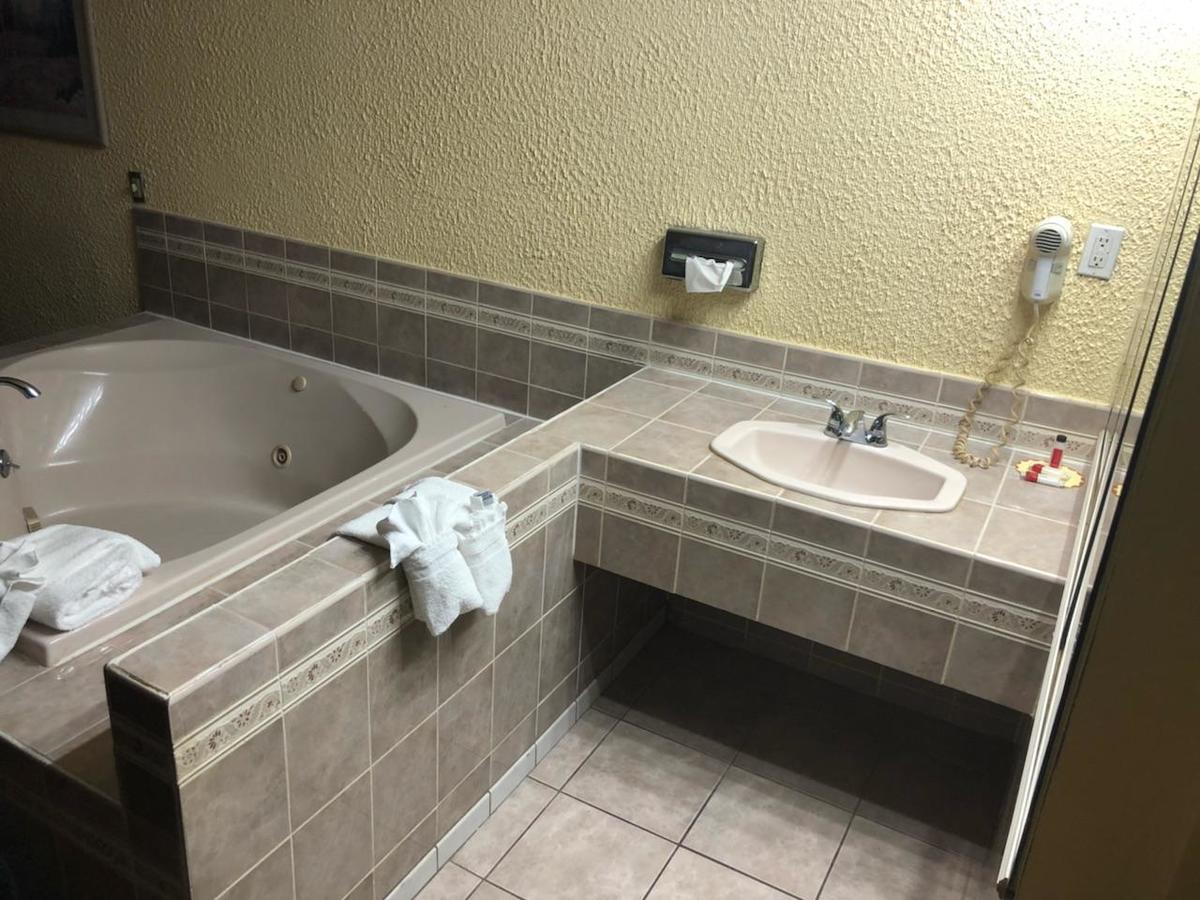 Schenectady Inn Bagian luar foto
